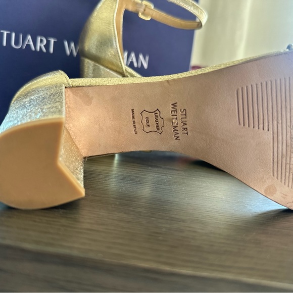 STUART WEITZMAN
NudistCurve metallic leather sandals. Sz 7.5 - Picture 3 of 4